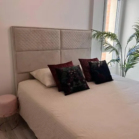 R02 Luxueux Gare Disney Paris Rosny-sous-Bois